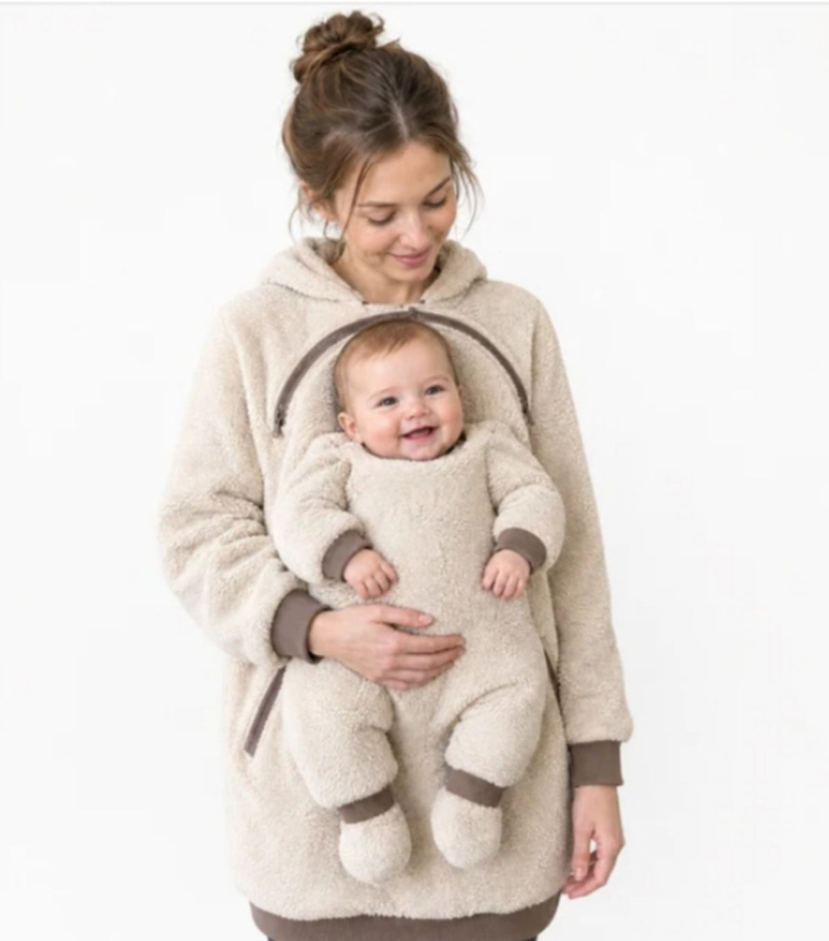 REVINZA — The Closeness Hoodie